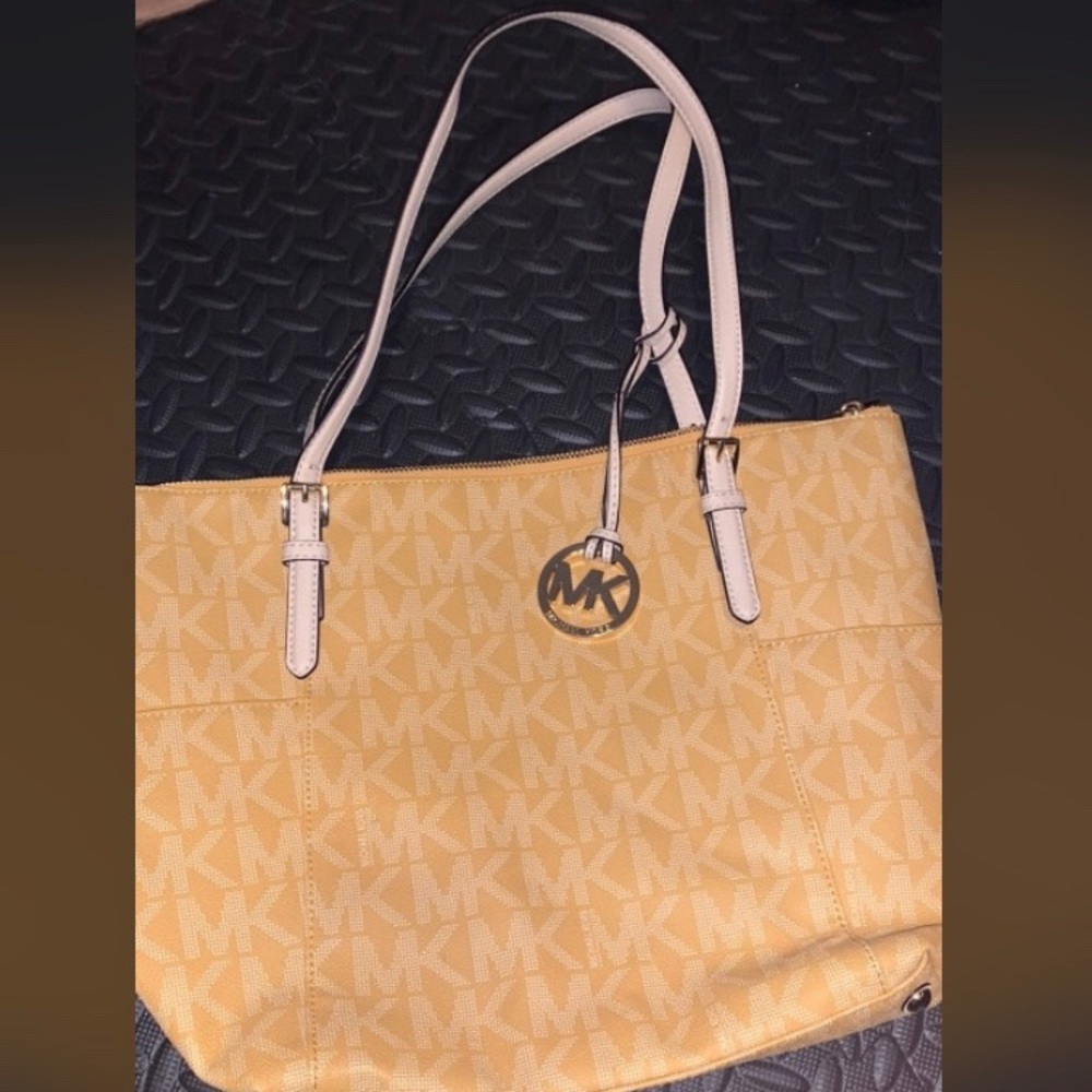 MK Shoulder Strap Bag Rare Color EUC!